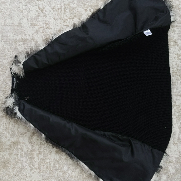 Almost Famous Faux Fur Open Cardigan Sweater Vest M White Black Vegan - Picture 10 of 16